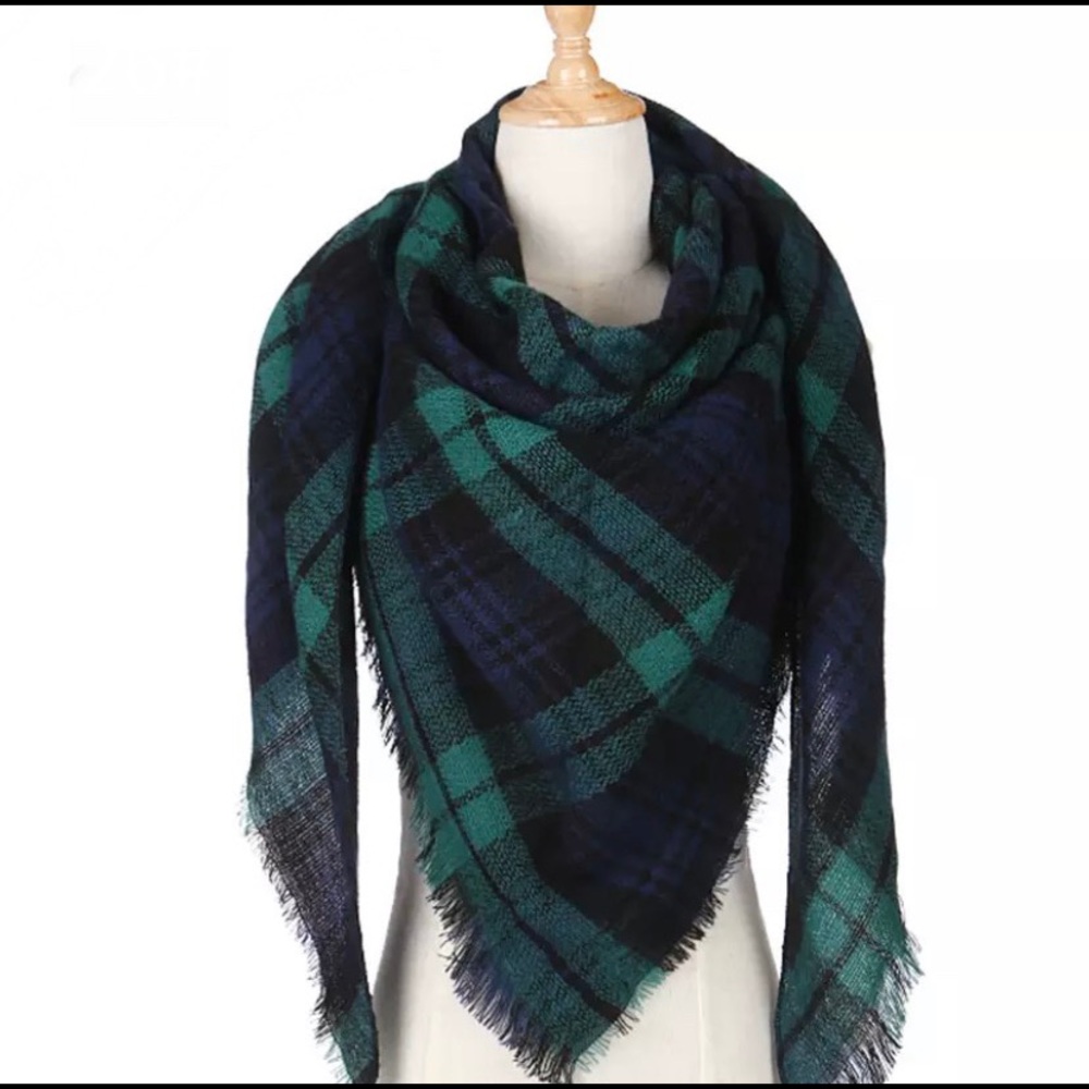 Scarfs - Picture 6 of 7
